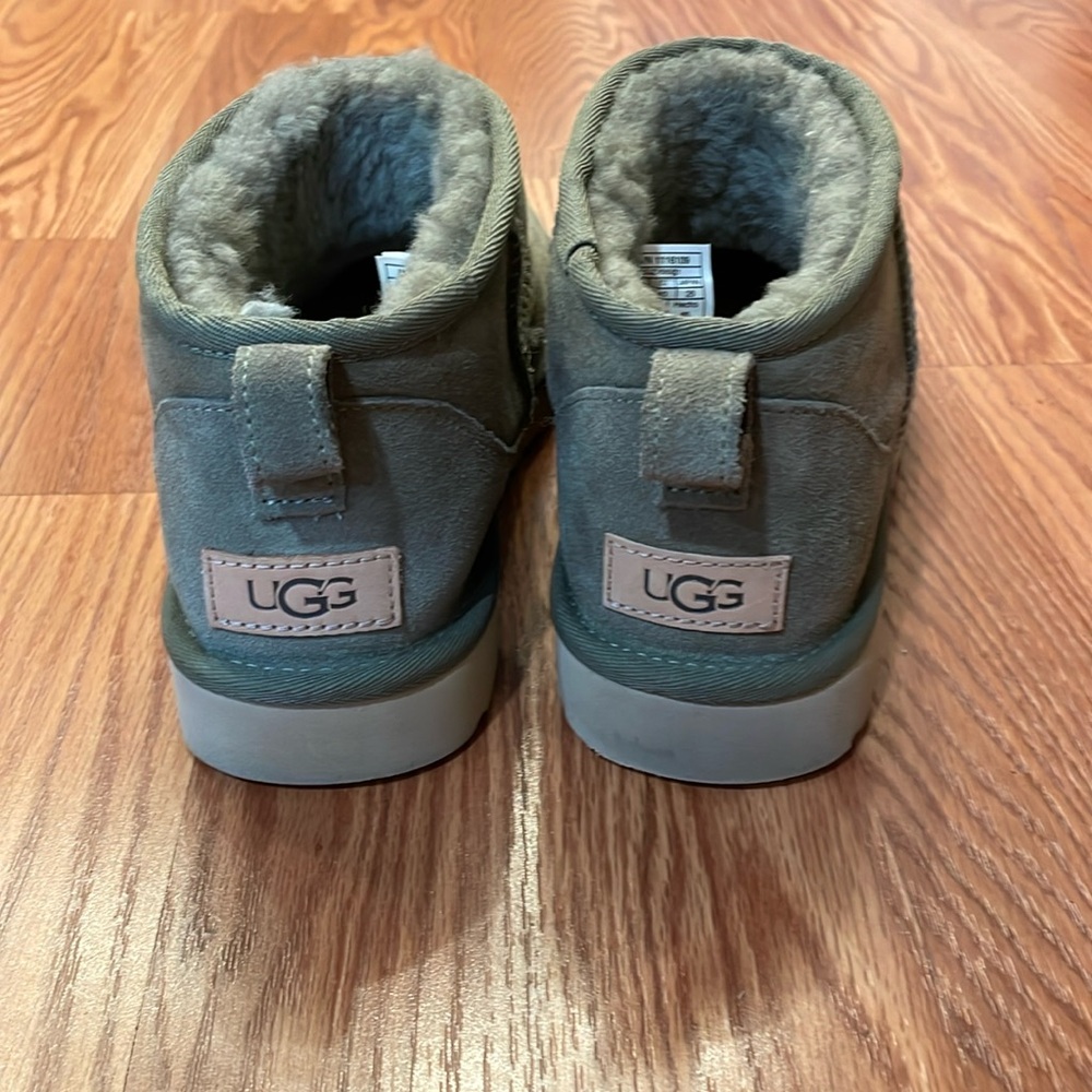 UGG short boots